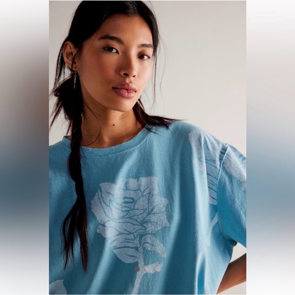 NWOT Free People We The Free Floral Painted Tee Oversized Women’s size Medium - Picture 3 of 6